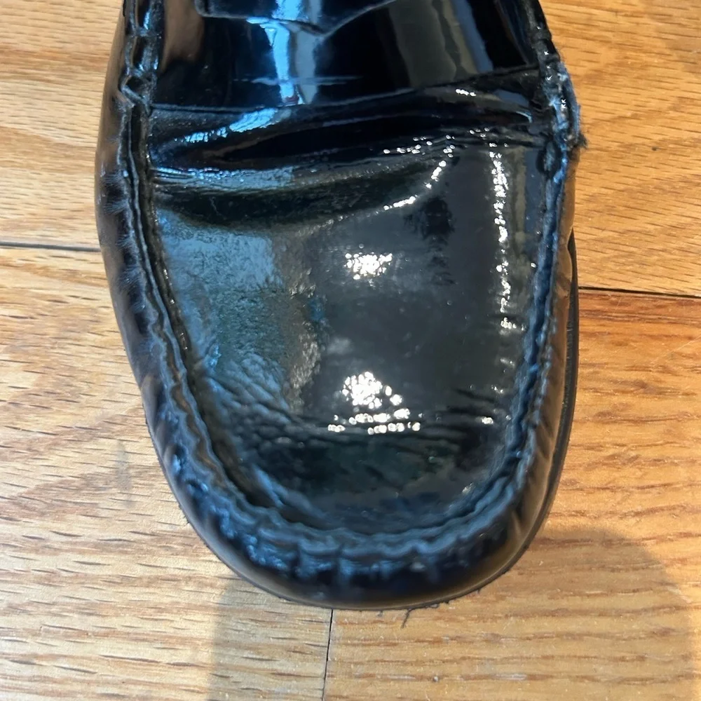 Cole Hasn’t Stylish Black Patented Leather Loafers 👞